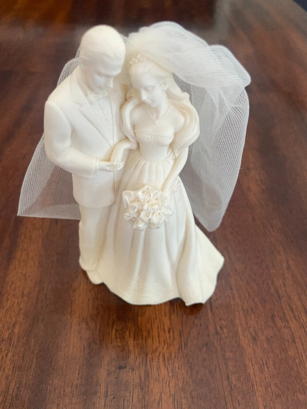 Roman Inc. 2001 Millennium Wedding Series 43753 Cake Topper Figurine 5" Tall
